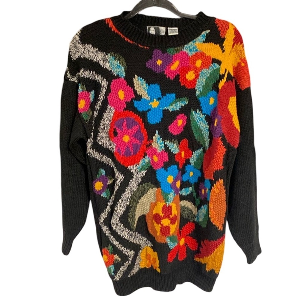 Incharge 90s floral and black longer line sweater size large